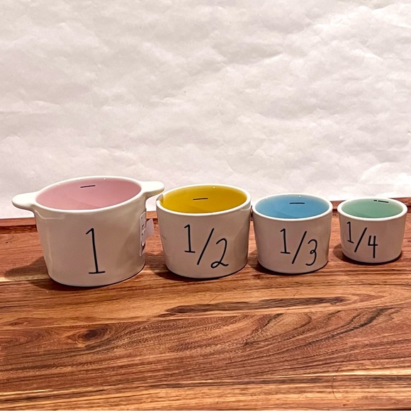 Rae Dunn Disney Princess Set of 4 Ceramic Measuring Cups - Picture 8 of 17